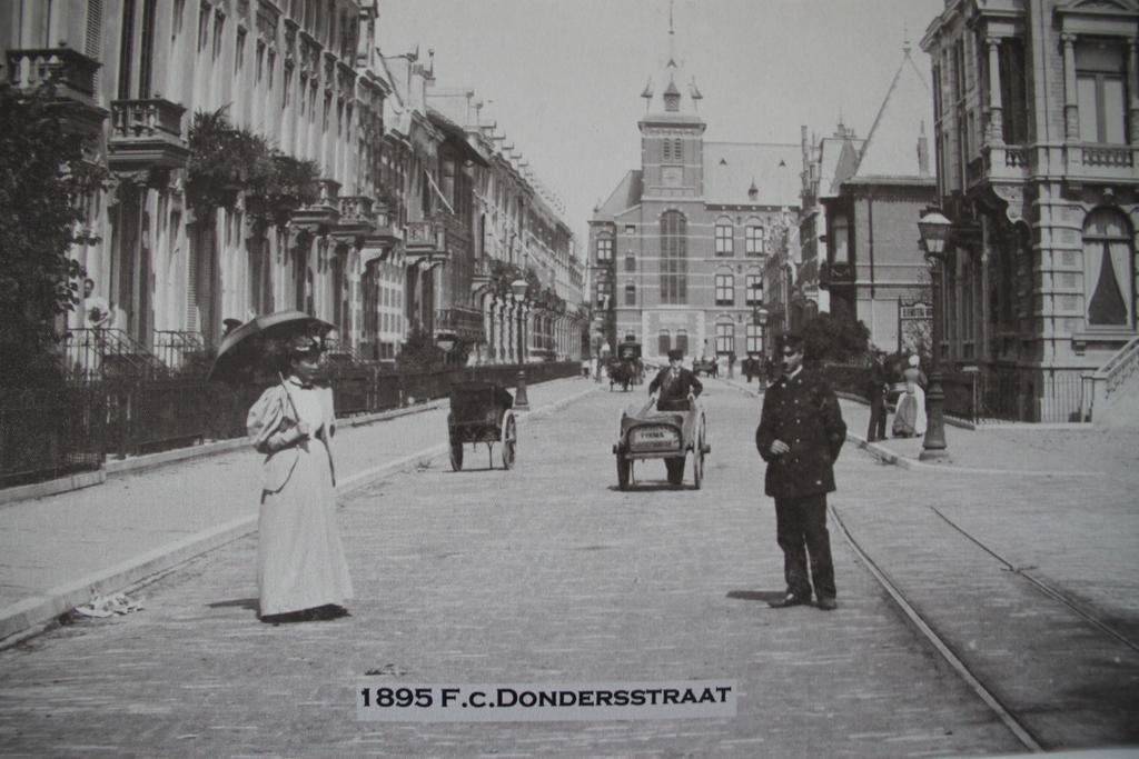 Hotel Oorsprongpark City Centre Utrecht Ruang foto
