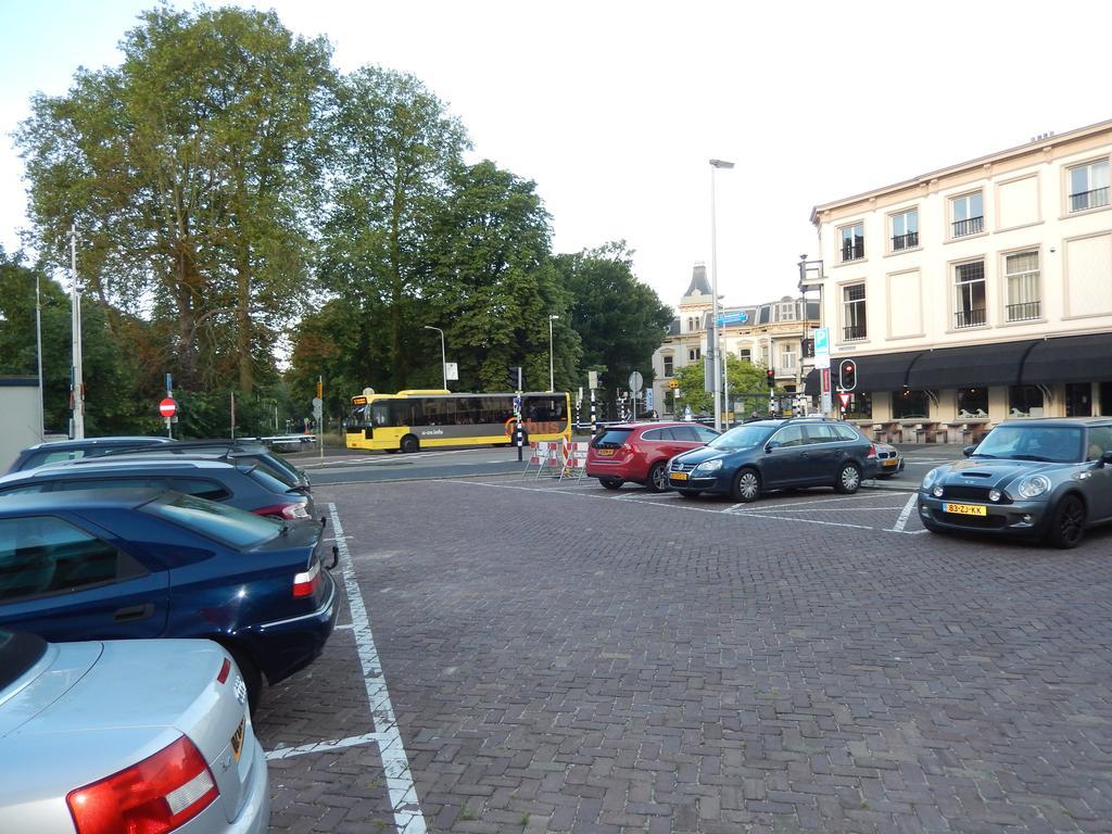 Hotel Oorsprongpark City Centre Utrecht Bagian luar foto