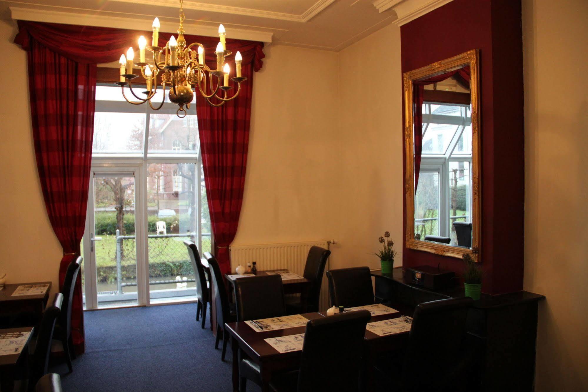 Hotel Oorsprongpark City Centre Utrecht Bagian luar foto