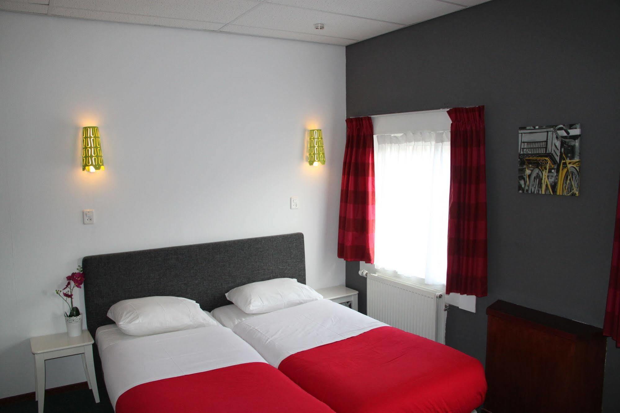 Hotel Oorsprongpark City Centre Utrecht Bagian luar foto