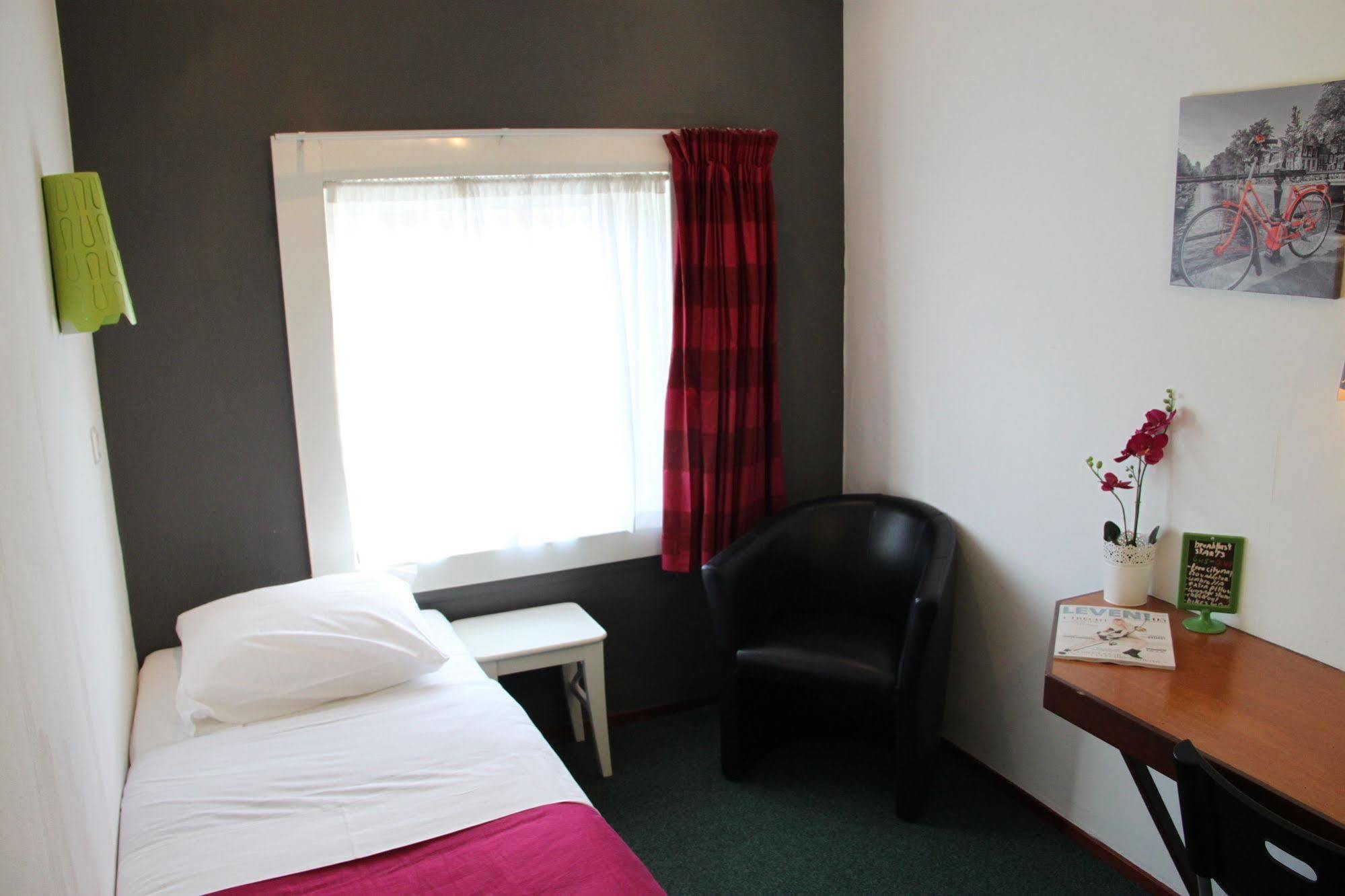 Hotel Oorsprongpark City Centre Utrecht Bagian luar foto